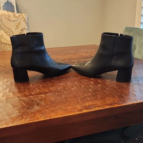 Ann Taylor black booties - Picture 4 of 7